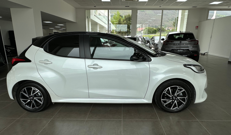 TOYOTA YARIS 1.5 HYBRID full