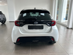 TOYOTA YARIS 1.5 HYBRID full