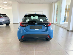 TOYOTA YARIS HYBRID pieno