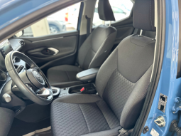 TOYOTA YARIS HYBRID pieno