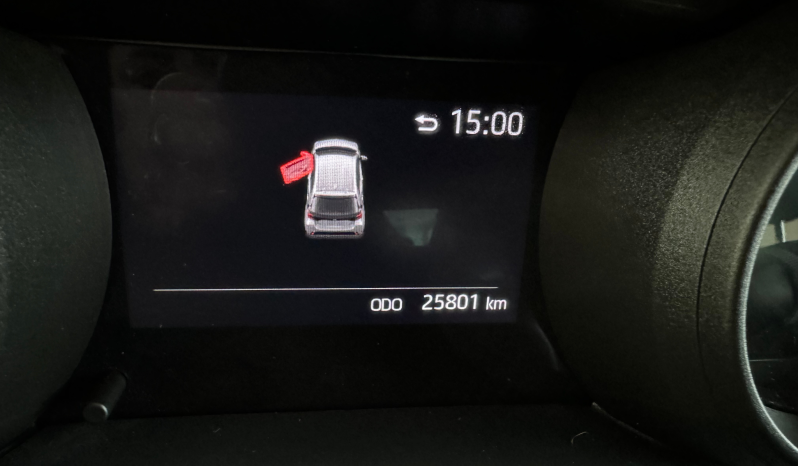 TOYOTA YARIS HYBRID pieno