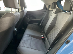 TOYOTA YARIS HYBRID pieno