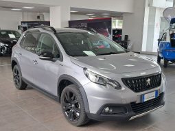 PEUGEOT 2008 1.5 BLUEHDI 100 S&S GTLINE pieno