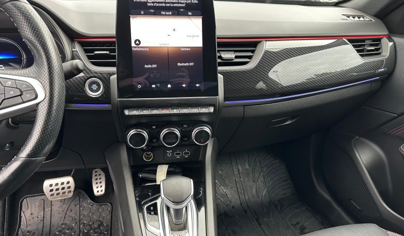RENAULT ARKANA RS LINE HYBRID pieno