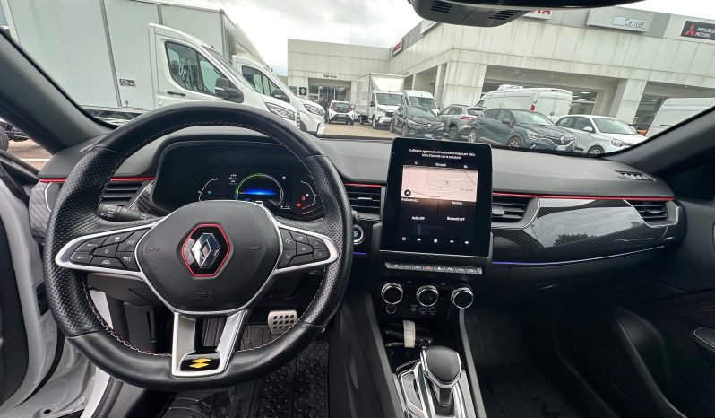 RENAULT ARKANA RS LINE HYBRID pieno