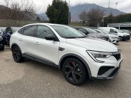 RENAULT ARKANA RS LINE HYBRID pieno