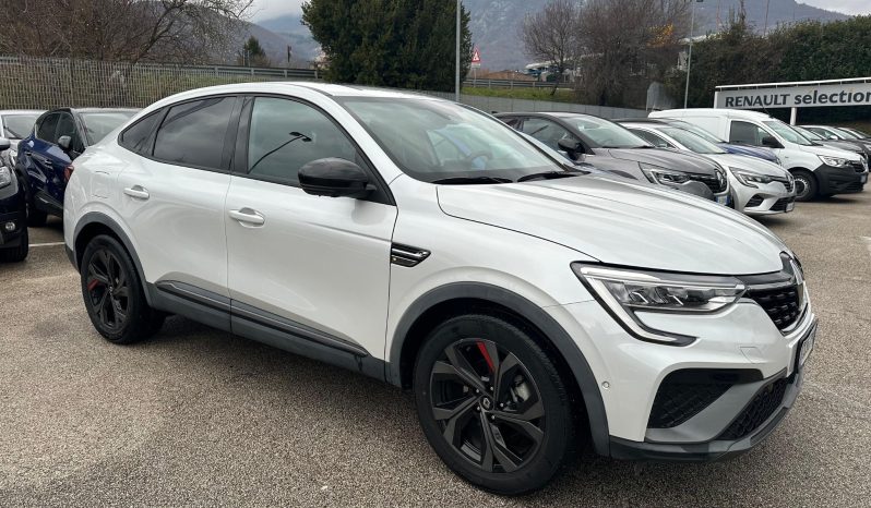 RENAULT ARKANA RS LINE HYBRID pieno