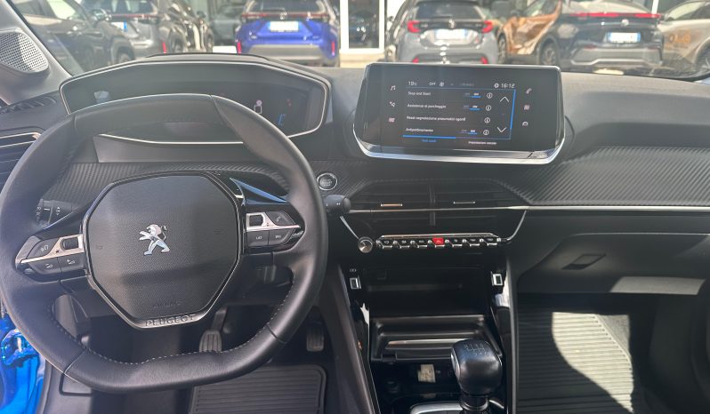 PEUGEOT 208 1.2 PURETECH ALLURE pieno
