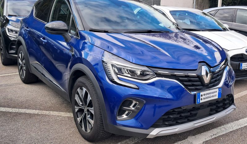 RENAULT CAPTUR TECHNO – BLU BRUGES pieno