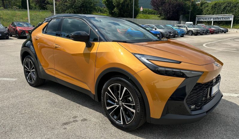 TOYOTA C-HR LOUNGE PREMIERE 2.0 PLUG.IN HYBRID – KM0 pieno