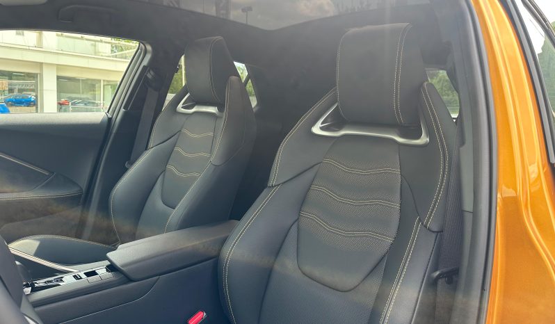 TOYOTA C-HR LOUNGE PREMIERE 2.0 PLUG.IN HYBRID – KM0 pieno