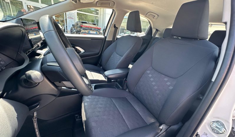 TOYOTA YARIS 1.5 HYBRID ACTIVE MY24 BIANCO pieno