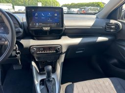 TOYOTA YARIS 1.5 HYBRID ACTIVE MY24 BIANCO pieno