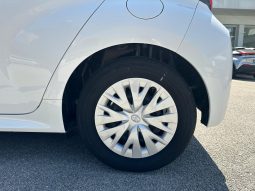 TOYOTA YARIS 1.5 HYBRID ACTIVE MY24 BIANCO pieno