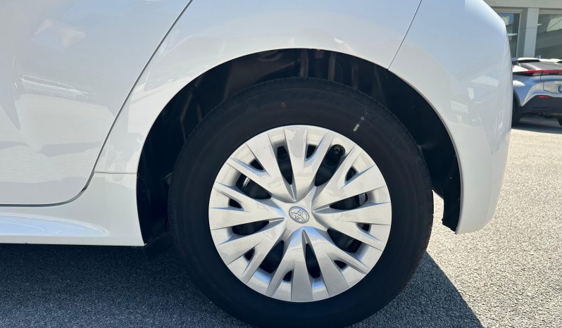 TOYOTA YARIS 1.5 HYBRID ACTIVE MY24 BIANCO pieno