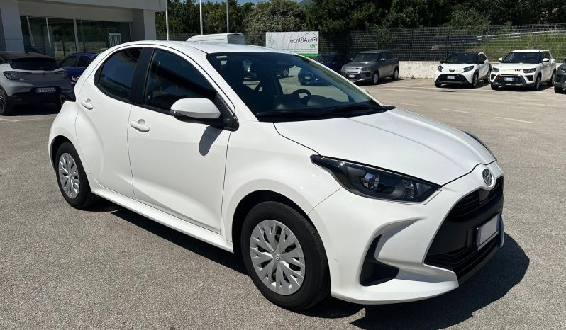 TOYOTA YARIS 1.5 HYBRID ACTIVE MY24 BIANCO pieno