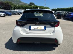 TOYOTA YARIS 1.5 HYBRID ACTIVE MY24 BIANCO pieno