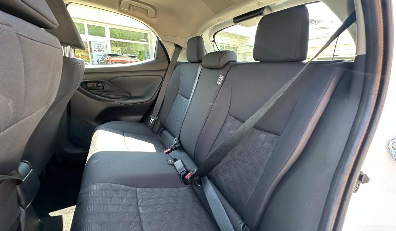 TOYOTA YARIS 1.5 HYBRID ACTIVE MY24 BIANCO pieno