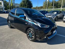TOYOTA AYGO 1.0 X-CLUSIVE – NERO pieno