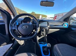 TOYOTA AYGO 1.0 X-CLUSIVE – NERO pieno