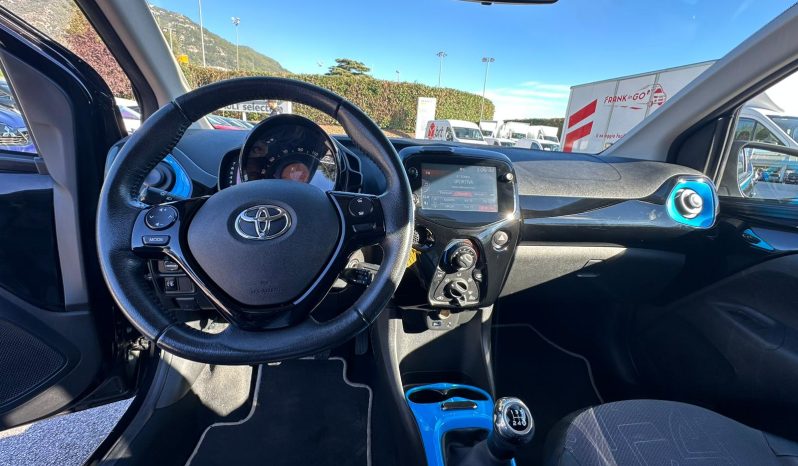 TOYOTA AYGO 1.0 X-CLUSIVE – NERO pieno