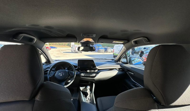 TOYOTA C-HR 1.8 HYBRID ACTIVE – BLU pieno