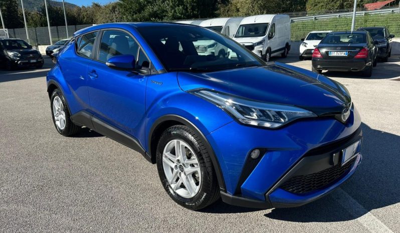 TOYOTA C-HR 1.8 HYBRID ACTIVE – BLU pieno