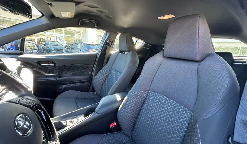 TOYOTA C-HR 1.8 HYBRID ACTIVE – BLU pieno