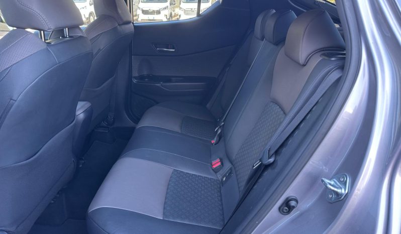 TOYOTA C-HR 2.0 HYBRID LOUNGE – GRIGIO pieno