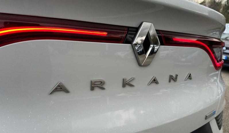 RENAULT ARKANA FULL HYBRID 145 INTENS – WHITE pieno