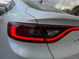 RENAULT ARKANA FULL HYBRID 145 INTENS – WHITE pieno