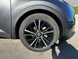 TOYOTA C-HR 1.8 HYBRID LOUNGE GRIGIO – KM 0 pieno