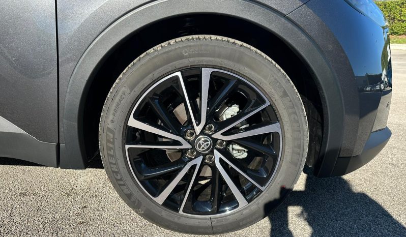 TOYOTA C-HR 1.8 HYBRID LOUNGE GRIGIO – KM 0 pieno
