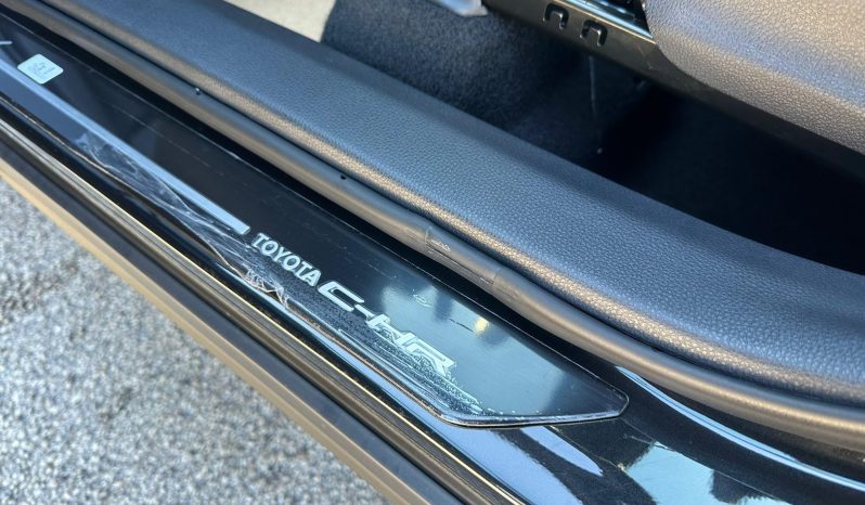 TOYOTA C-HR 1.8 HYBRID TREND NERO – KM 0 pieno