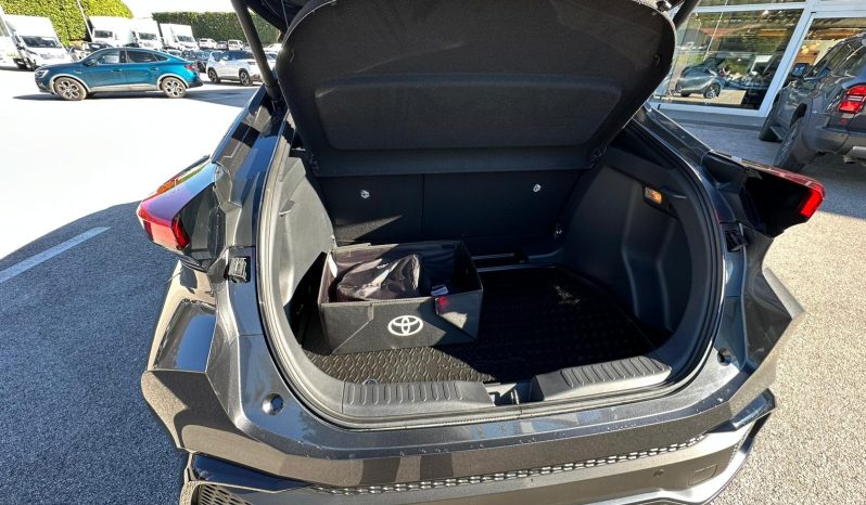 TOYOTA C-HR 1.8 HYBRID TREND NERO – KM 0 pieno