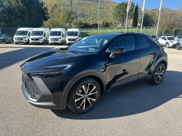 TOYOTA C-HR 1.8 HYBRID TREND NERO – KM 0 pieno