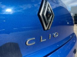 RENAULT CLIO TECHNO TCE 90CV – BLU IRON MY25 pieno