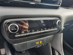 TOYOTA YARIS 1.5 HYBRID LOUNGE – BLACK pieno