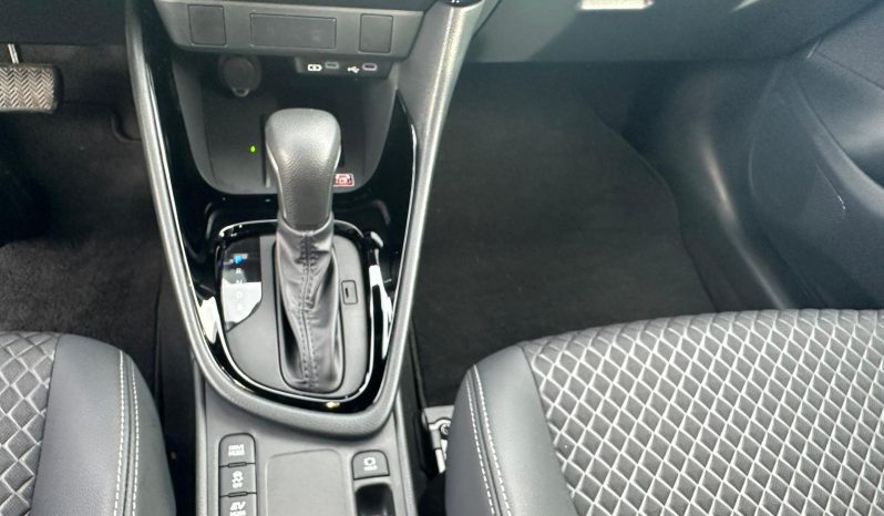 TOYOTA YARIS 1.5 HYBRID LOUNGE – BLACK pieno