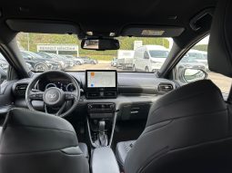 TOYOTA YARIS 1.5 HYBRID LOUNGE – BLACK pieno