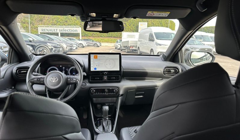 TOYOTA YARIS 1.5 HYBRID LOUNGE – BLACK pieno