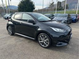 TOYOTA YARIS 1.5 HYBRID LOUNGE – BLACK pieno