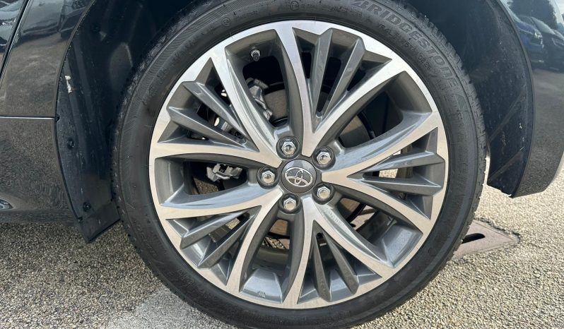 TOYOTA YARIS 1.5 HYBRID LOUNGE – BLACK pieno