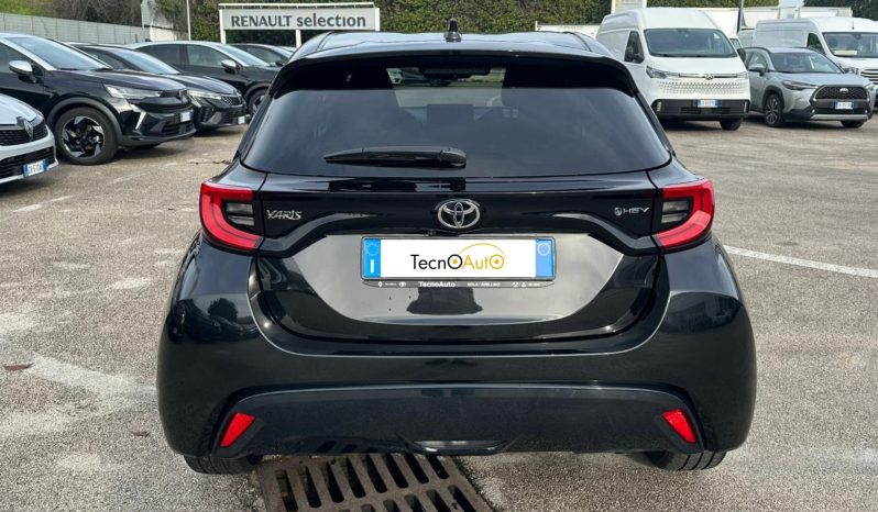 TOYOTA YARIS 1.5 HYBRID LOUNGE – BLACK pieno