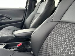 TOYOTA YARIS 1.5 HYBRID LOUNGE – BLACK pieno
