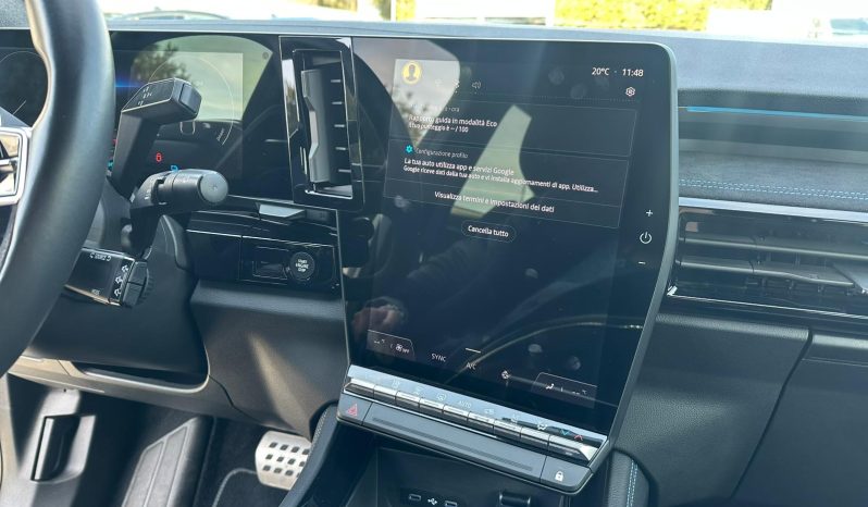 RENAULT AUSTRAL ESPRIT ALPINE HYBRID 200CV – BIANCO pieno