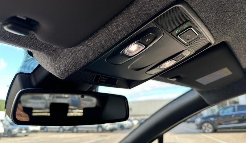 RENAULT CLIO MY25 TECHNO 1.0 TCE 90CV – BLU IRON pieno