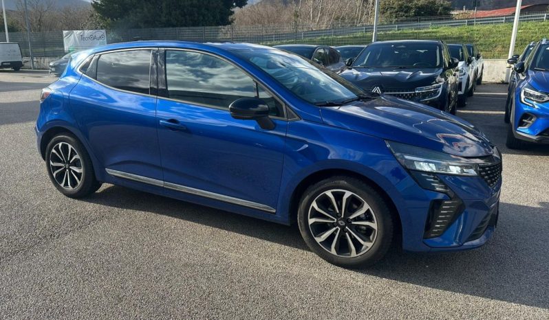 RENAULT CLIO MY25 TECHNO 1.0 TCE 90CV – BLU IRON pieno