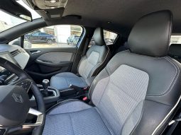 RENAULT CLIO MY25 TECHNO 1.0 TCE 90CV – BLU IRON pieno