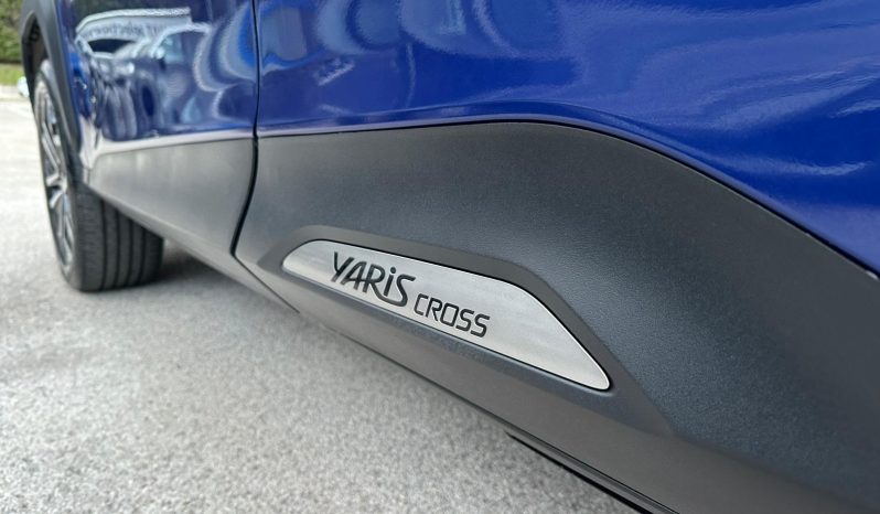 TOYOTA YARIS CROSS TREND HYBRID – DARK BLUE pieno